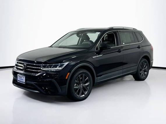 VOLKSWAGEN TIGUAN 4MOTION 2022 3VV2B7AX9NM070013 image